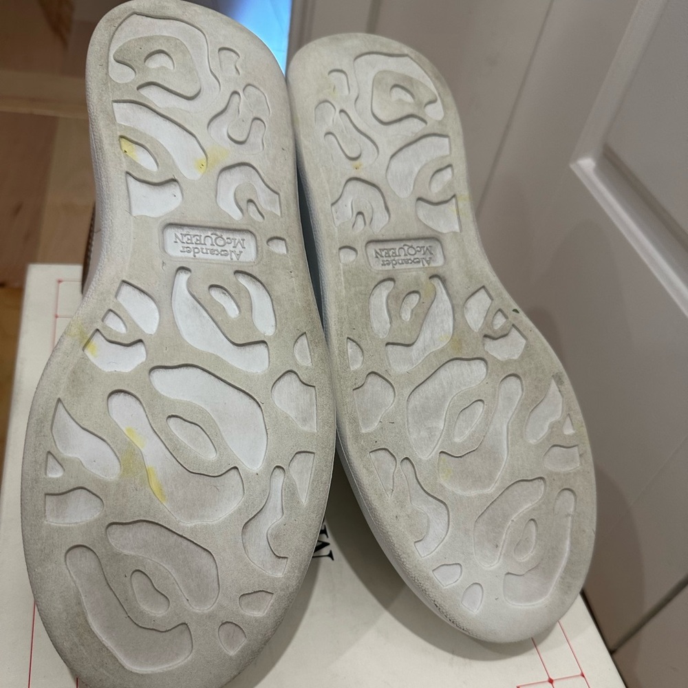 Alexander McQueen Oversized Shoes - white and bronze - Picture 6 of 9